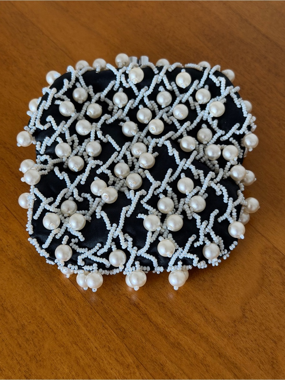 Vintage Faux Pearl Beaded Kiss - Lock Coin Purse Mini Black Satin Evening Bag